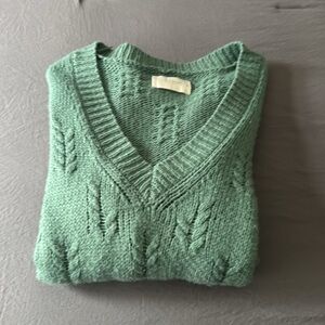 V Neck Tunic Sweater w Side Slits